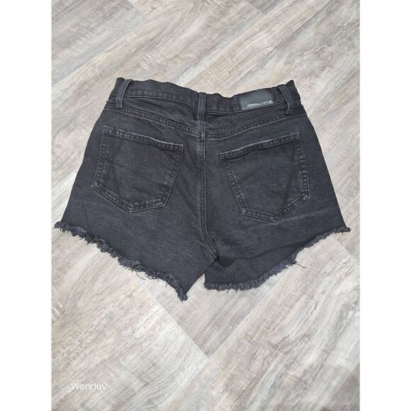 Kendall & Kylie The Icon Short - Picture 5 of 5